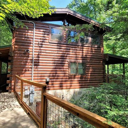 Mountain Joy -Private Treehouse Style Cabin That Sleeps 4-Free Tickets Gatlinburg Ngoại thất bức ảnh