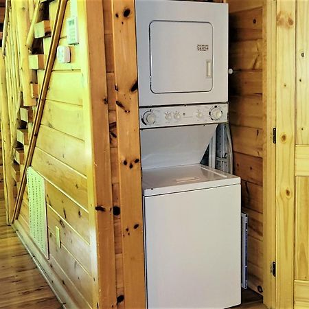 Mountain Joy -Private Treehouse Style Cabin That Sleeps 4-Free Tickets Gatlinburg Ngoại thất bức ảnh