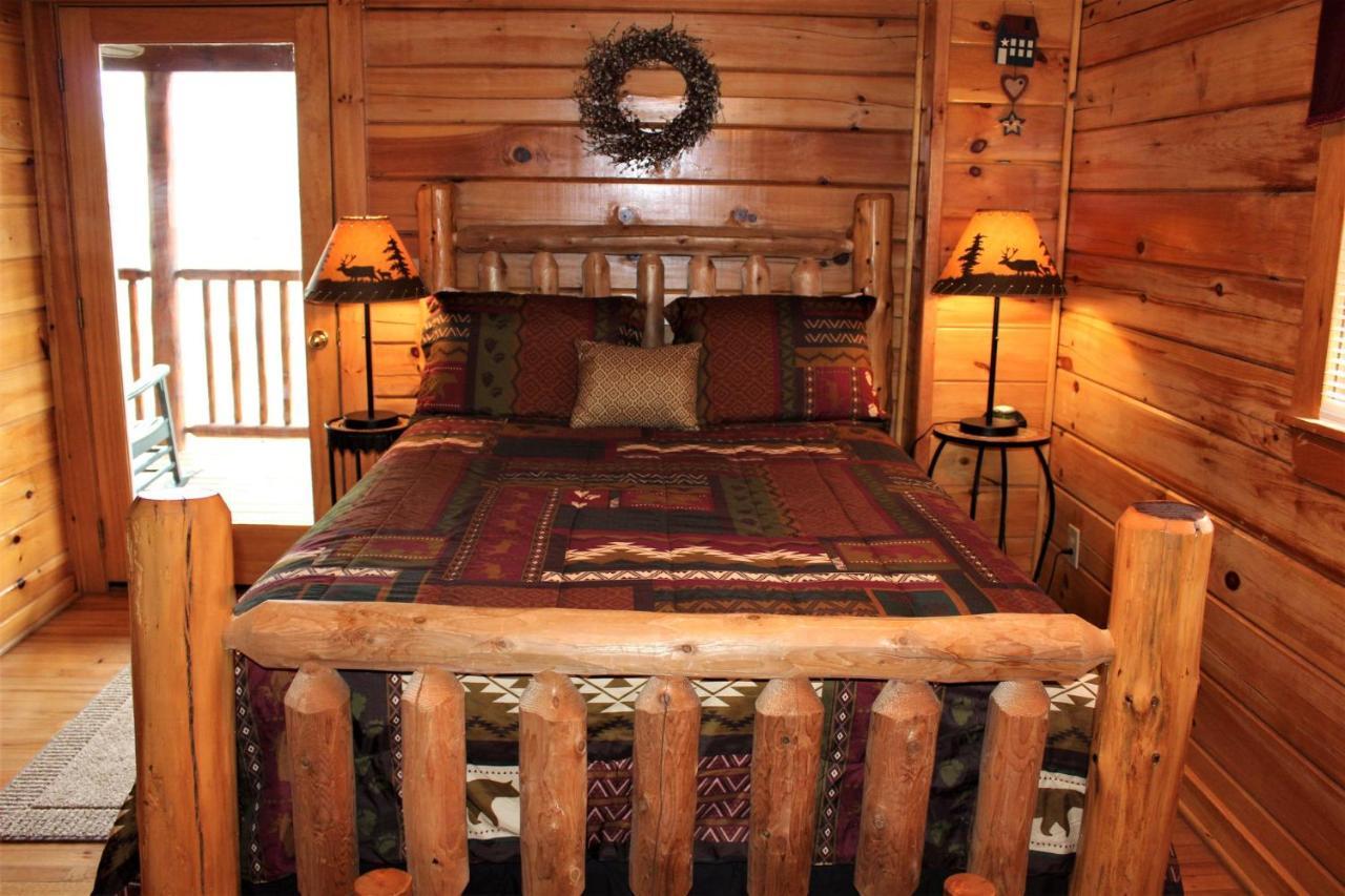Mountain Joy -Private Treehouse Style Cabin That Sleeps 4-Free Tickets Gatlinburg Ngoại thất bức ảnh