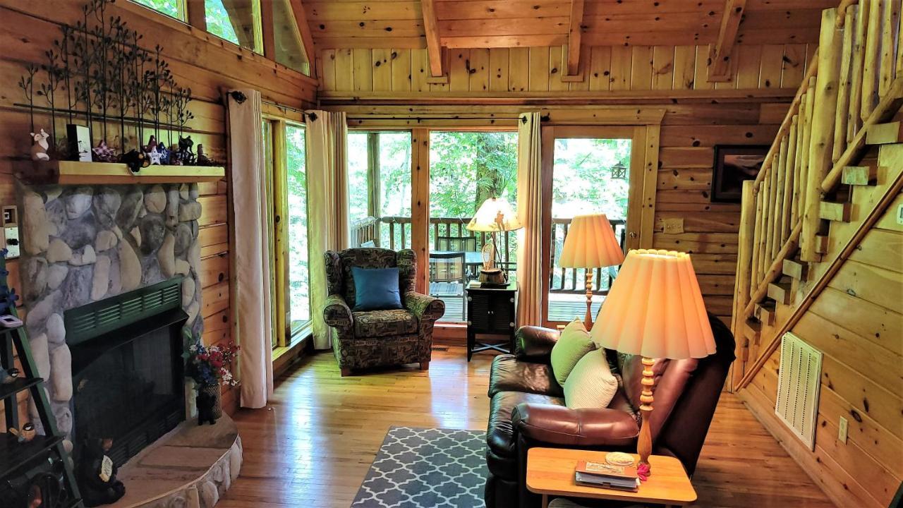 Mountain Joy -Private Treehouse Style Cabin That Sleeps 4-Free Tickets Gatlinburg Ngoại thất bức ảnh